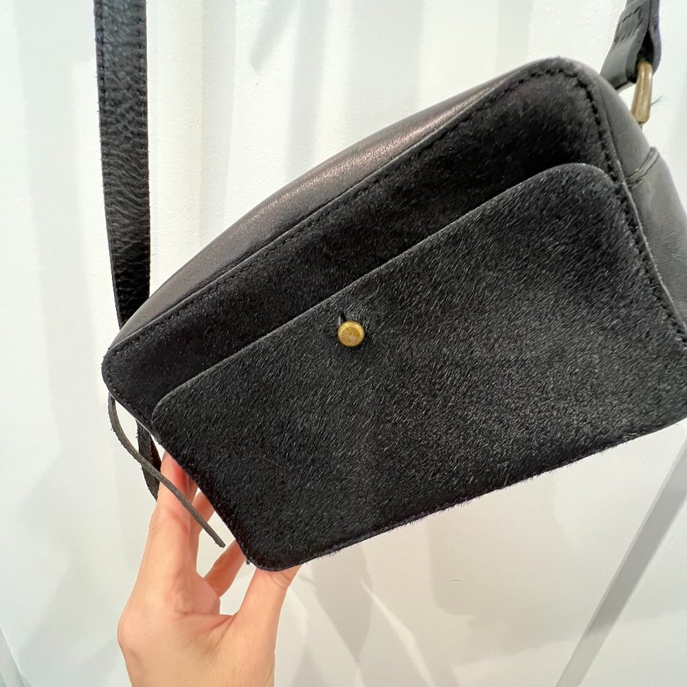 Madewell Transport Calf Hair Transport Camera Bag in Black - EUC